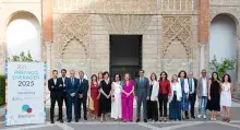 Foto de familia entrega premios EnerAgen en el Real Alcázar de Sevilla