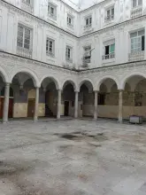 Antiguo instituto rosario en cadiz patio interior.jpg