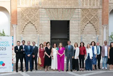 Foto de familia entrega premios EnerAgen en el Real Alcázar de Sevilla Foto de familia entrega premios EnerAgen en el Real Alcázar de Sevilla