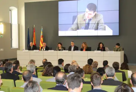 Mesa ponentes.jpg