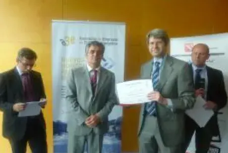 Ramon silva gas natural fenosa entrega premio a joaquin villar agencia andaluza de la energia.jpg