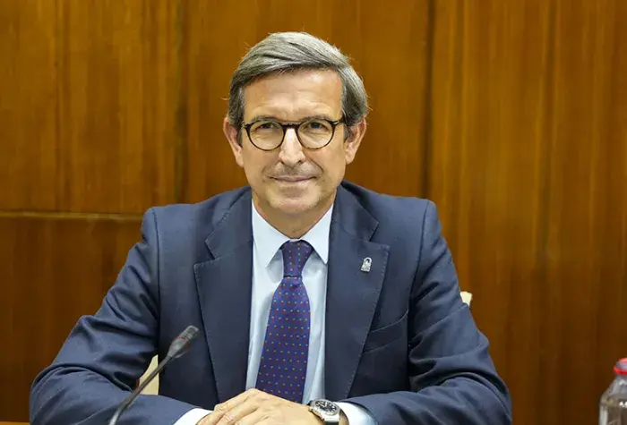 Paradela en Comisión Parlamentaria Paradela en Comisión Parlamentaria