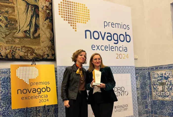 La directora de la Agencia recoge el premio NovaGob La directora de la Agencia recoge el premio NovaGob