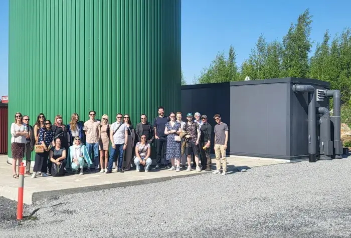 Representantes de los miembros del proyecto europeo REC4EU en una visita a LEMENE, el primer sistema energético autosuficiente puesto en marcha a escala nacional en Finlandia Representantes de los miembros del proyecto europeo REC4EU en una visita a LEMENE, el primer sistema energético autosuficiente puesto en marcha a escala nacional en Finlandia